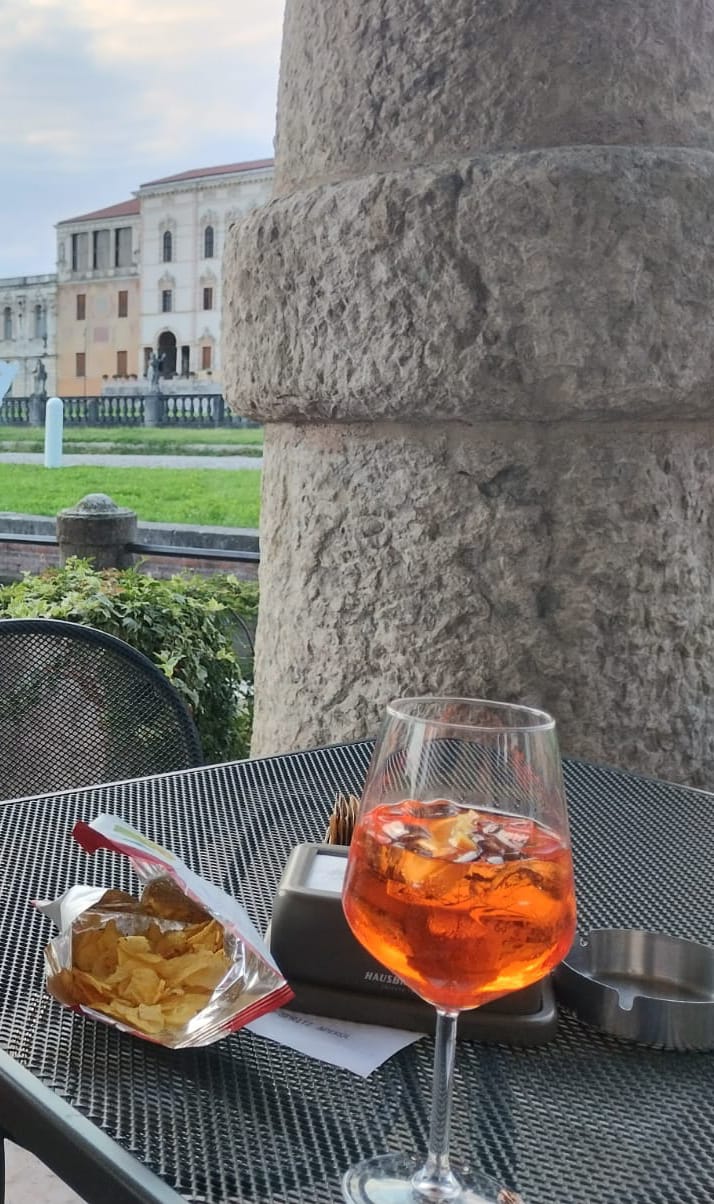 Spritz Aperol, vediamo come nasce un Mito.
